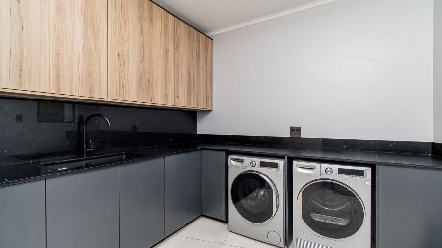 5 Bedroom Property for Sale in Pezula Private Estate Western Cape